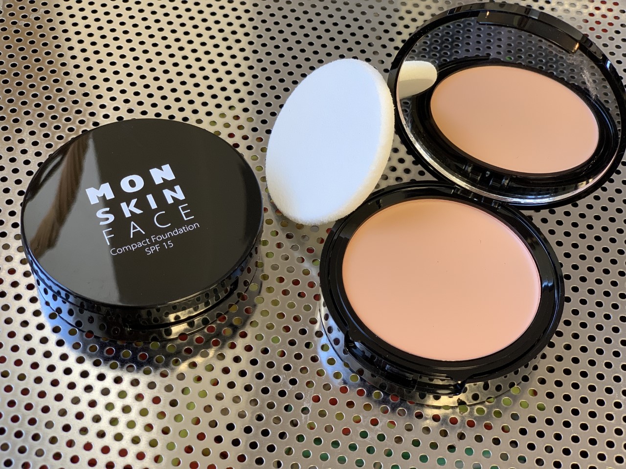 Mon-Skin-Face-Foundation